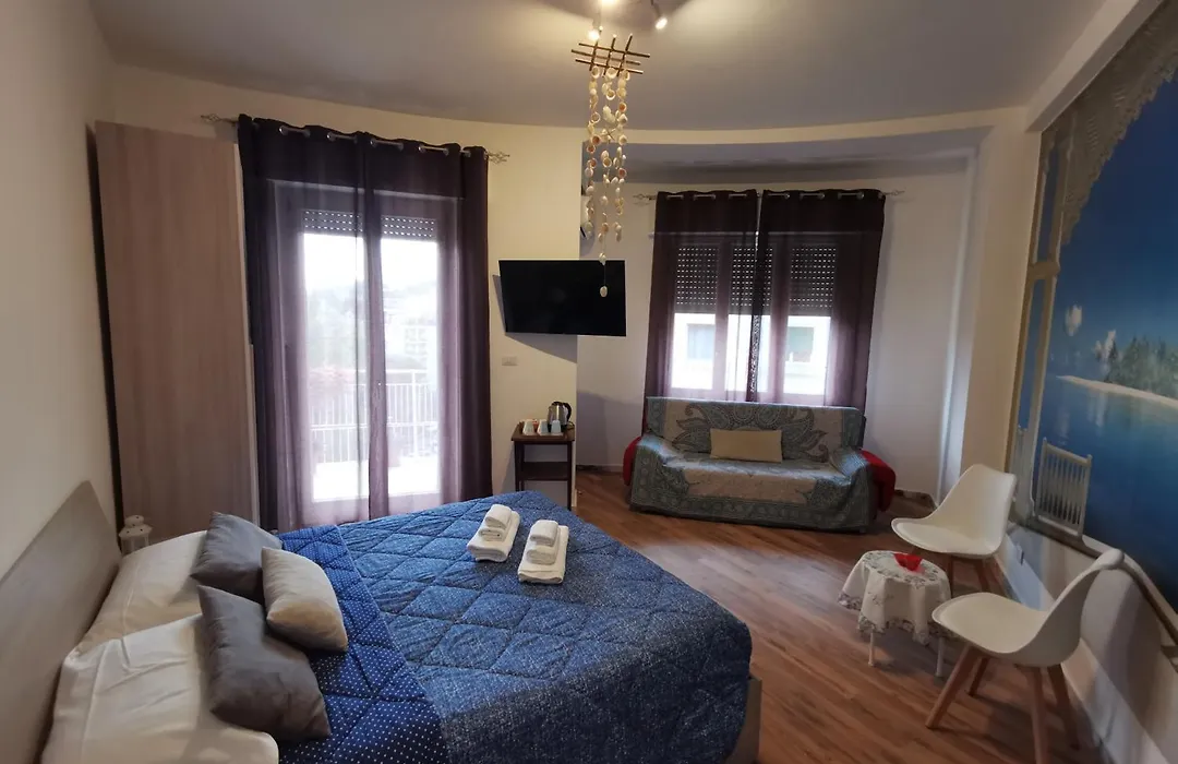La Finestra Sul Mondo Guest House-1