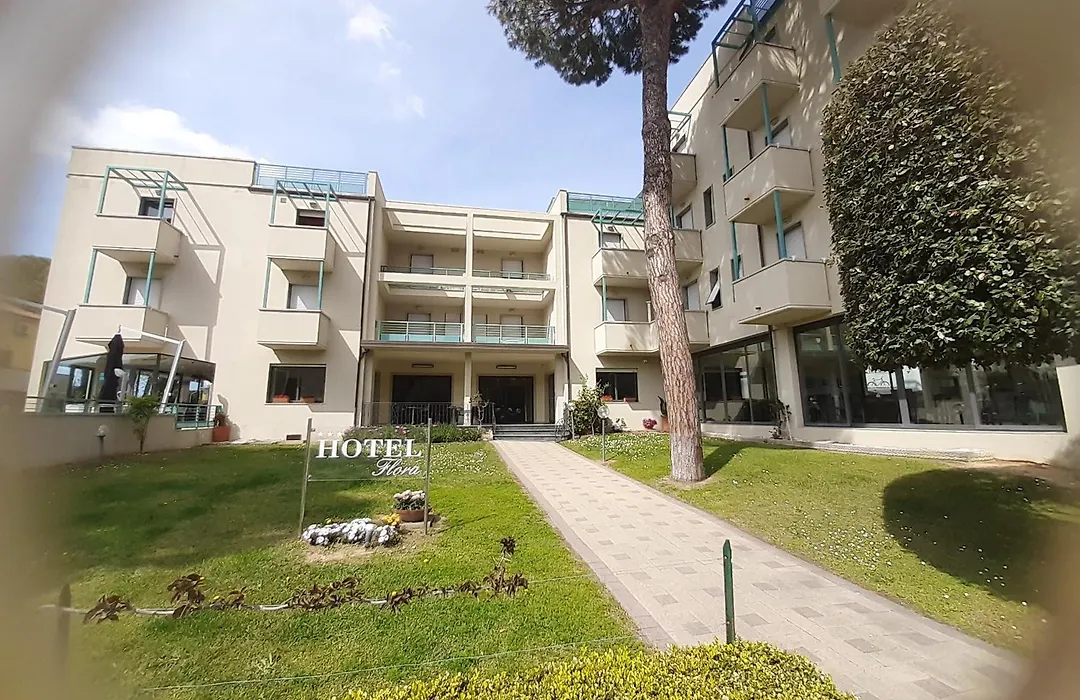 Hotel Flora-1