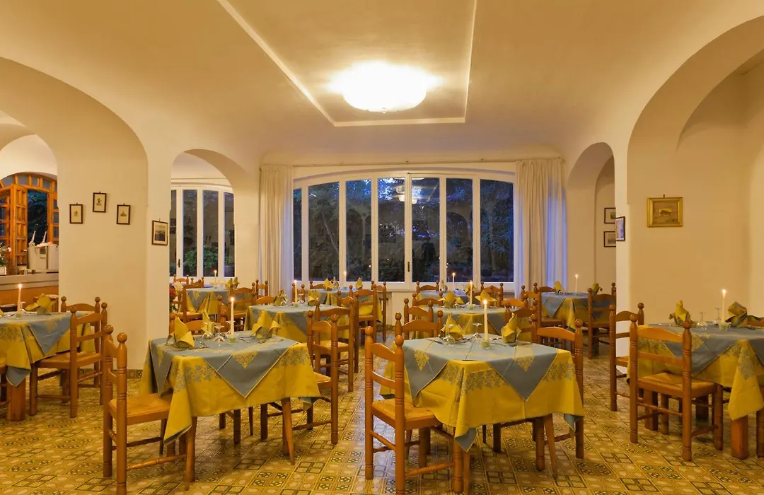 Hotel Cleopatra-1