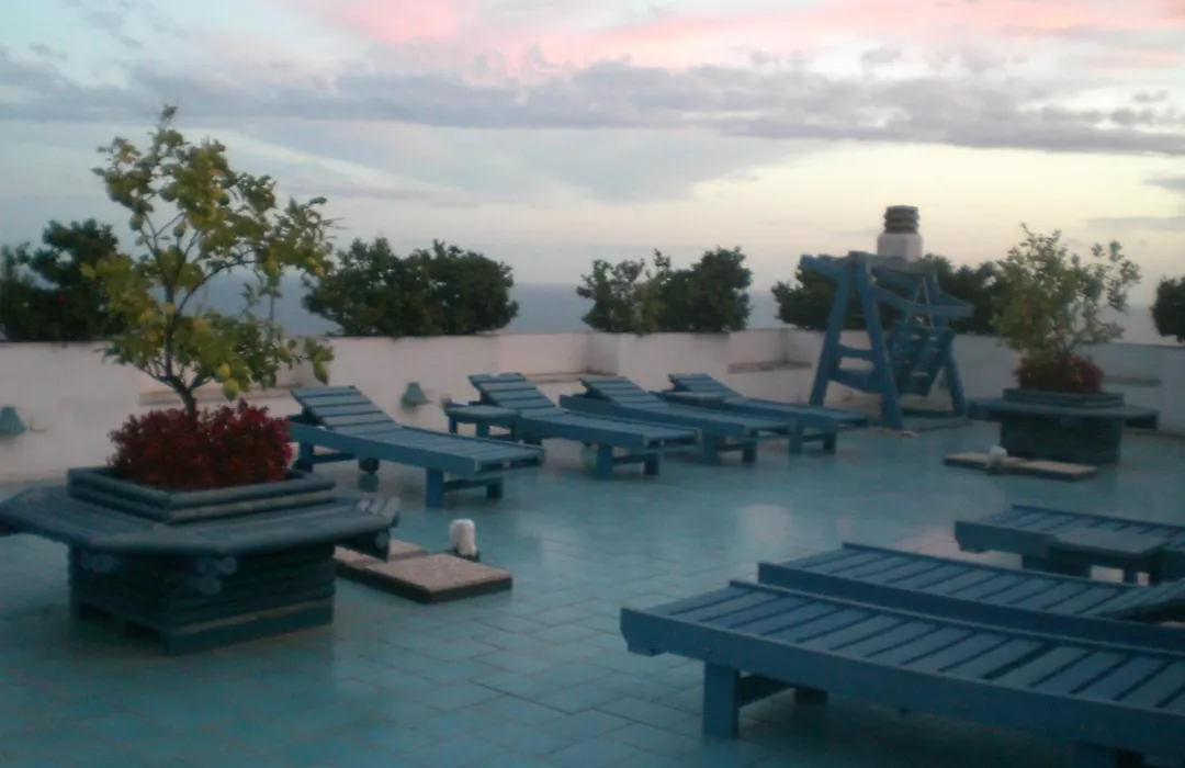 Hotel Holiday-1