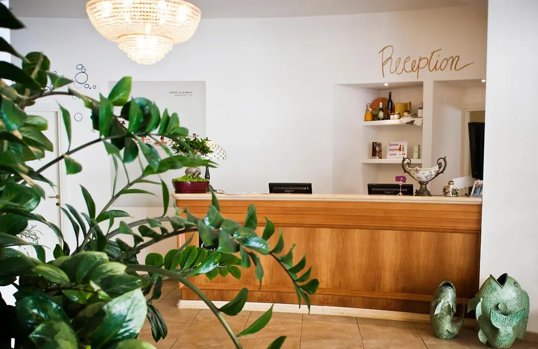 Sovrana Beach Hotel - Pet Friendly - Breakfast Until 12 - Parking-1