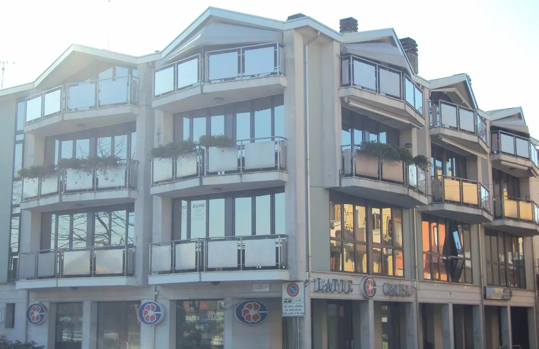 Euro Meublé-1