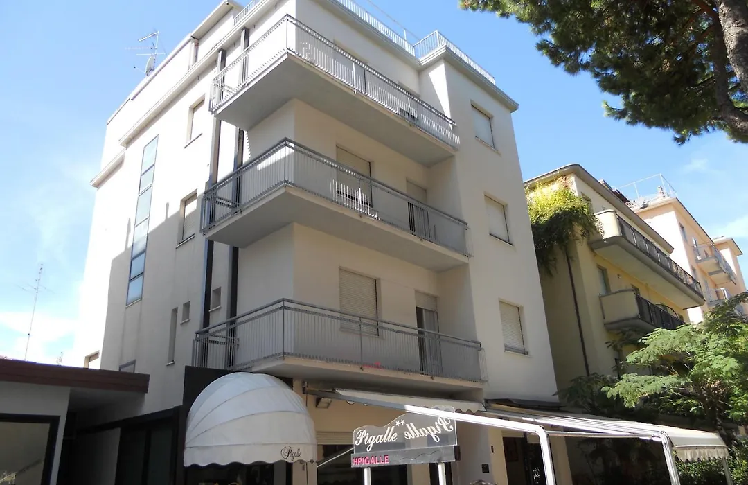 Hotel Pigalle-1