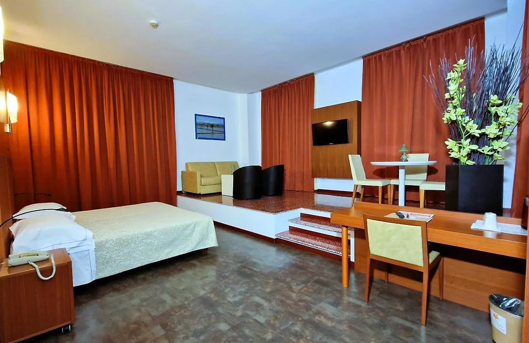 Bella Italia Palace Hotel-1