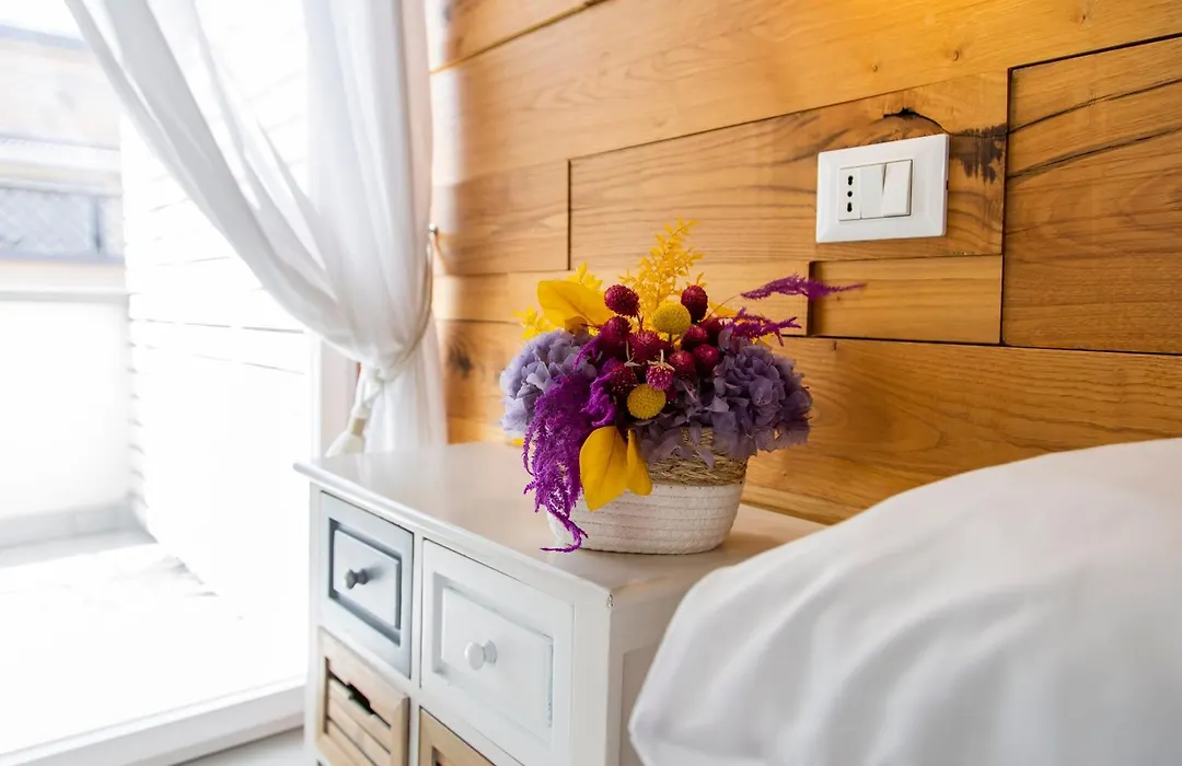 Glamroom Luxury Terrace-1