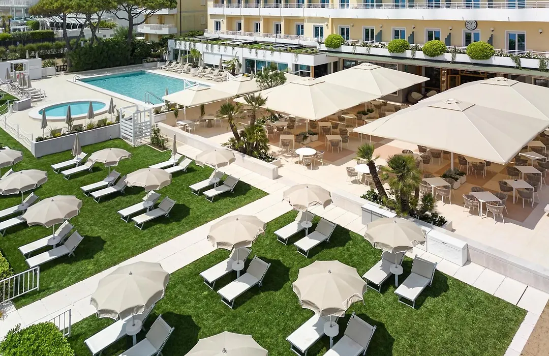 Hotel Aurora-1