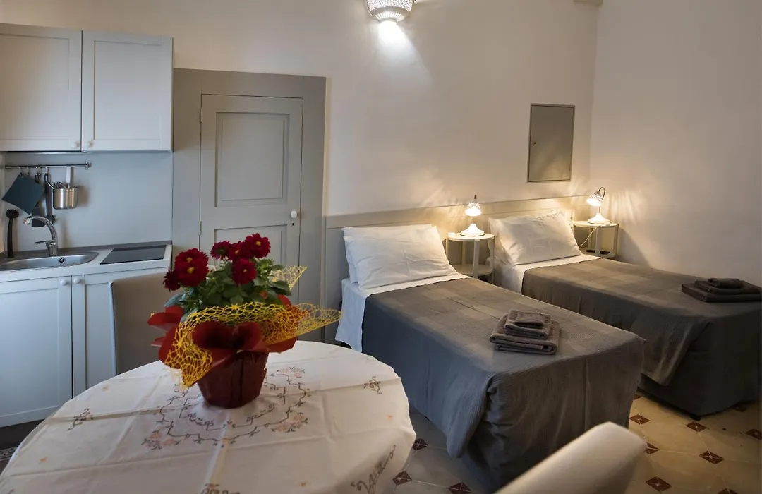 Le Finestre Su Porta Carrese - Luxury Rooms-1