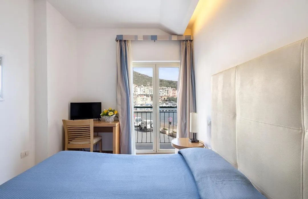 Bi Hotel-1