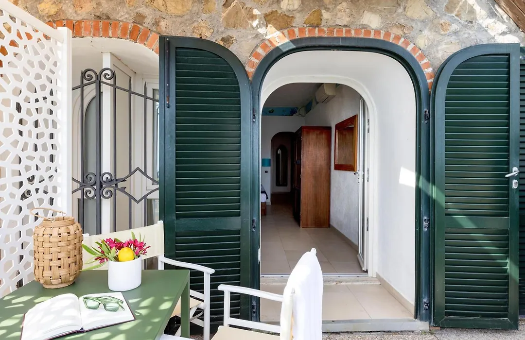 Hotel Capo D'Uomo-1