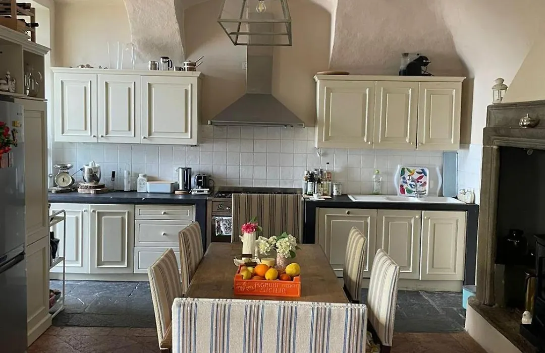 Nobiallum B&B-1