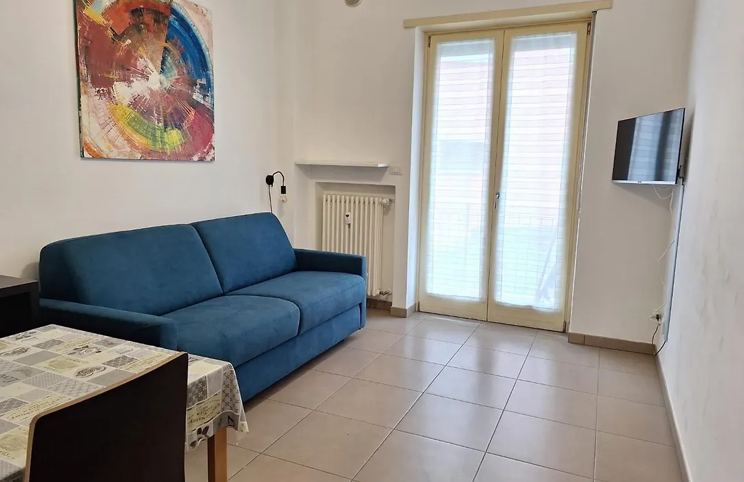 Melibi - Re Lear Apartments-1