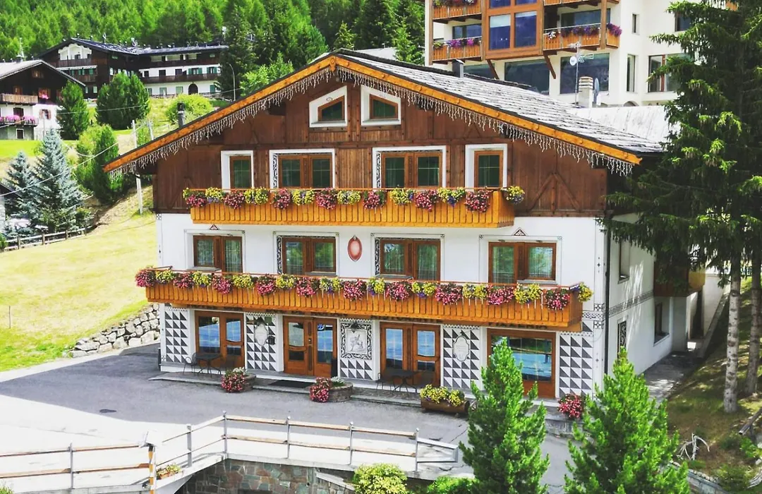 Hotel Duc De Rohan-1