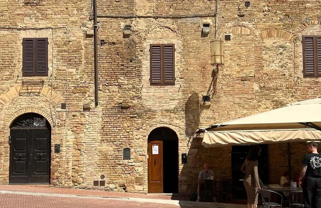 A La Casa Dei Potenti-1