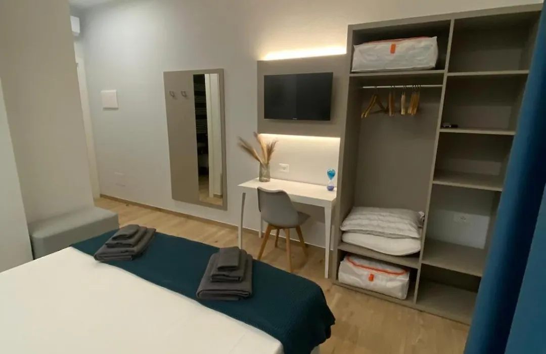 Fla Rooms - By Devona Rooms-1