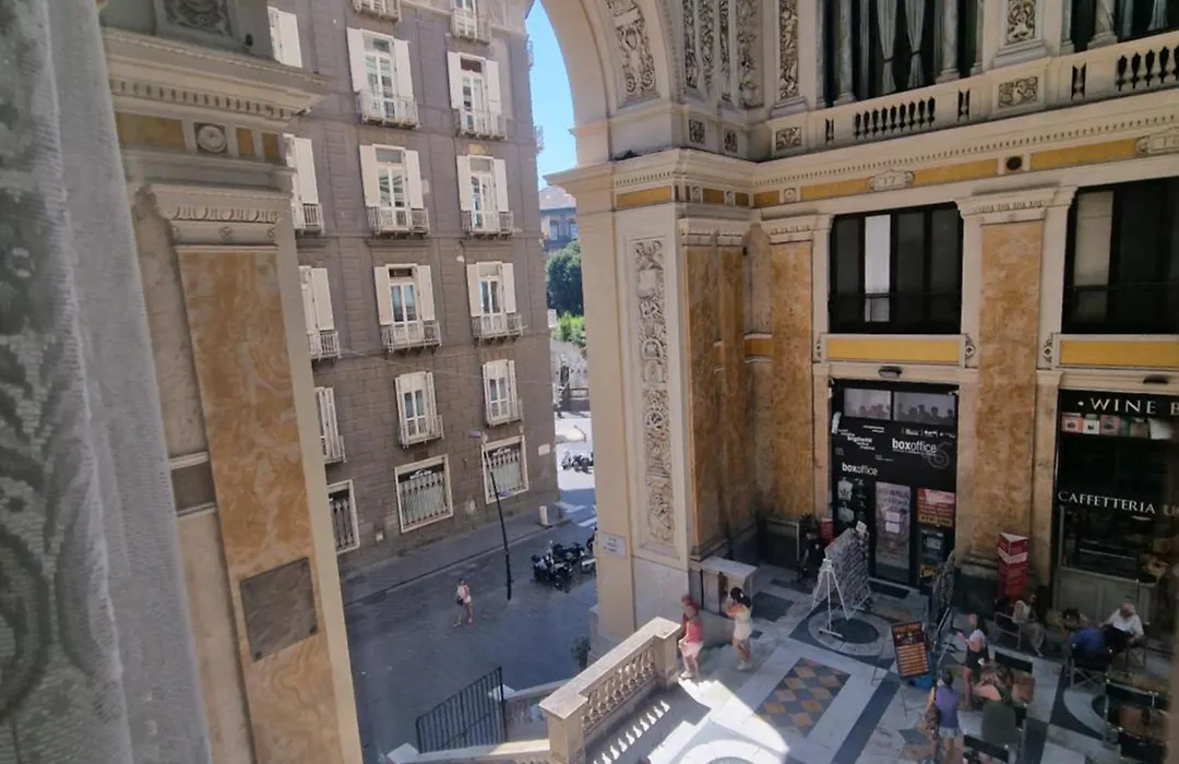 Suite Galleria Umberto I-1