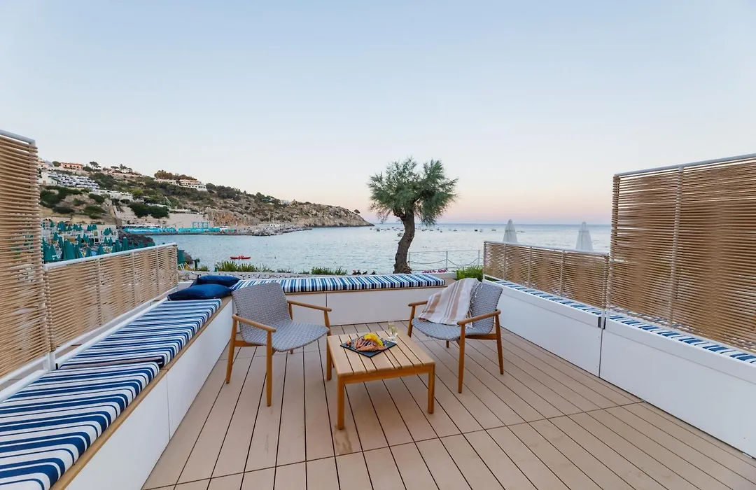 Hotel La Roccia-1
