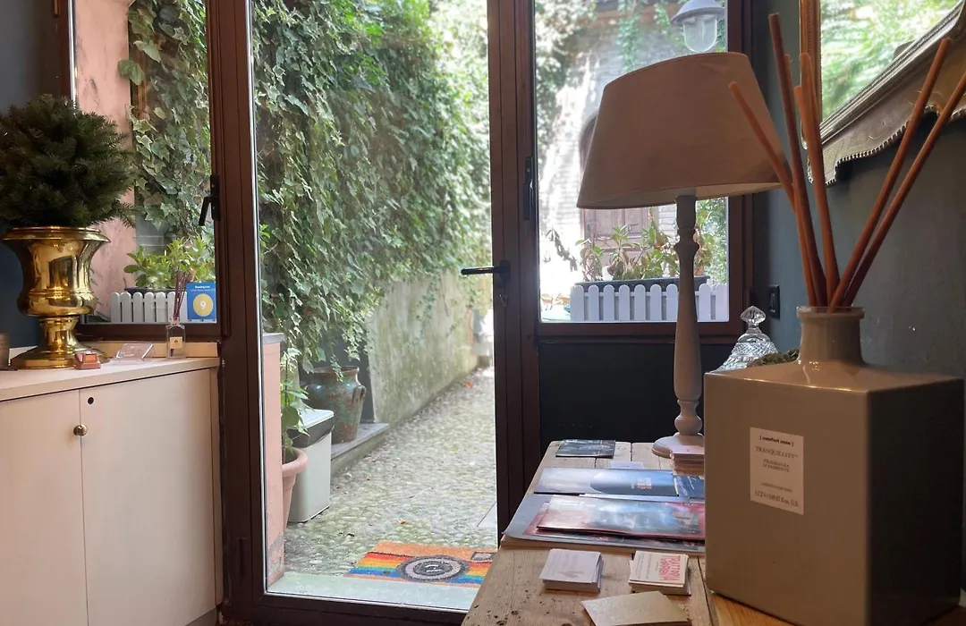 Le Camere Di Bsuites Affittacamere-1