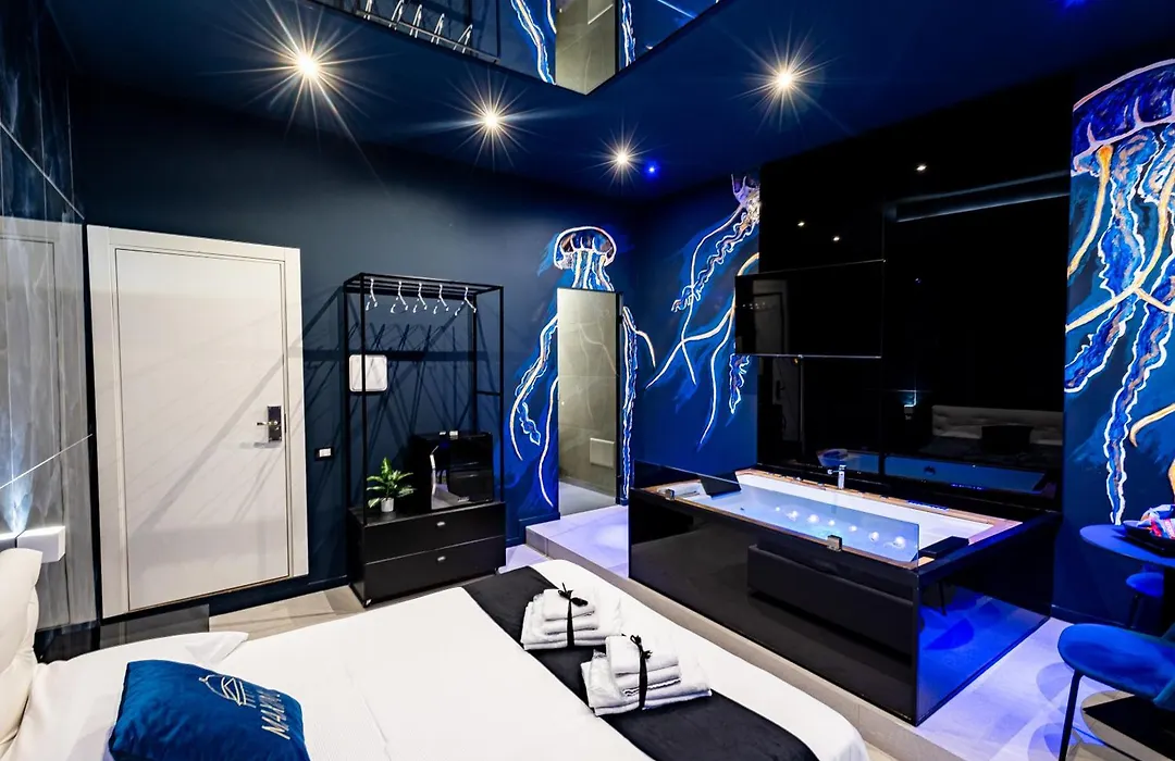 Maximum Suite & Spa-1