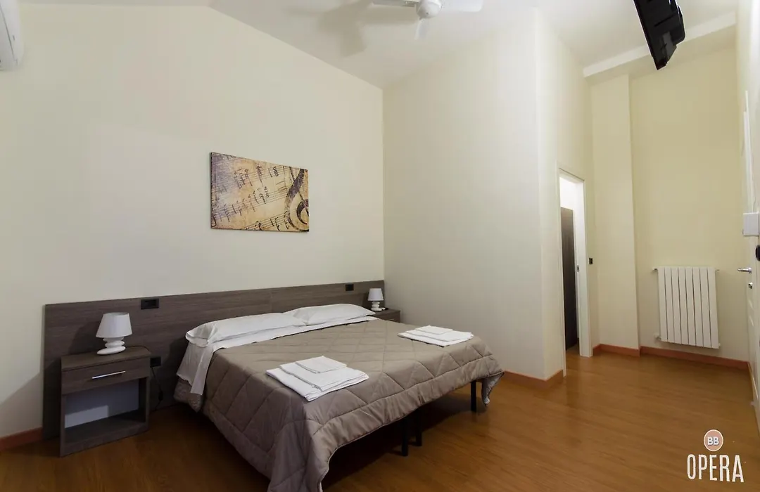 Opera B&B-1