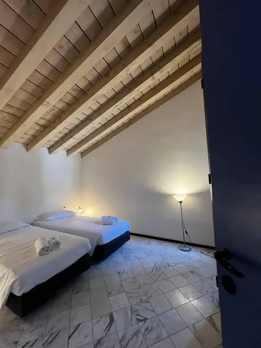 Chambre Dans La Tour-1