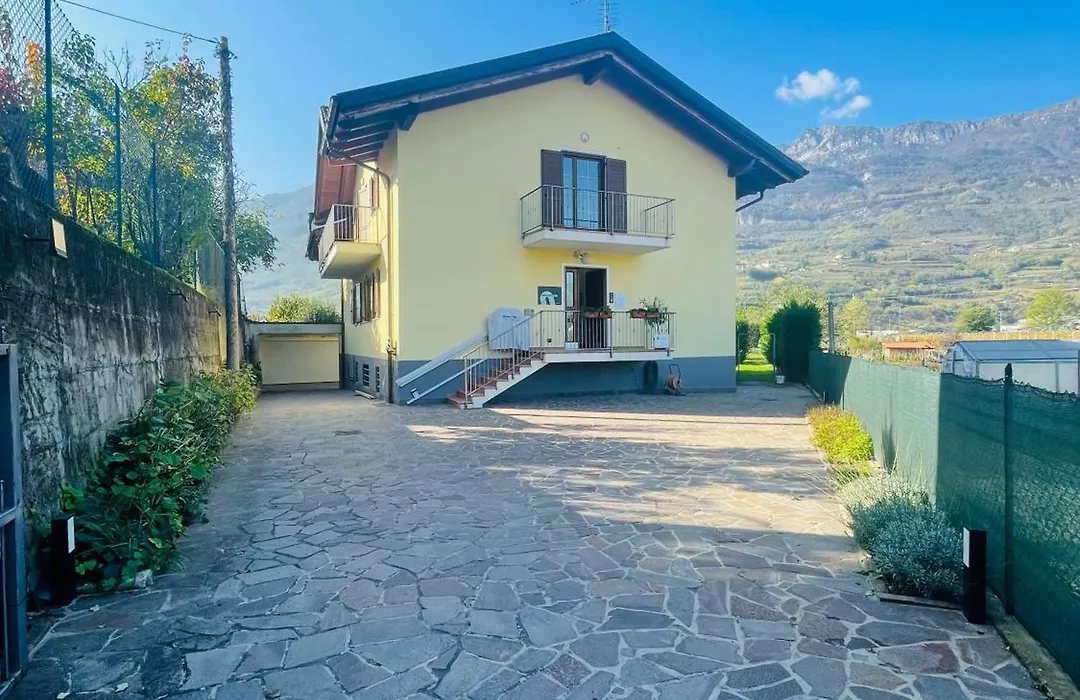 Countryhouse Verso-1