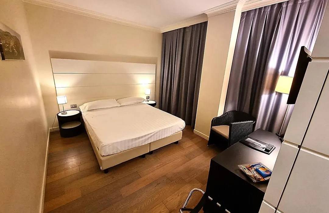 Tag Hotel-1