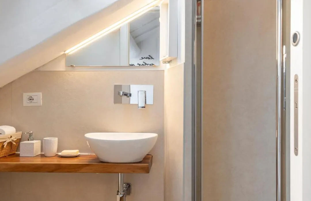 Bright Mini Studio In The Heart Of Milan-1