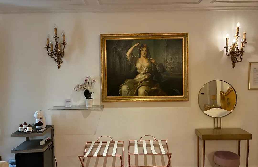 D.R.Rome Spanish Luxury Suites-1