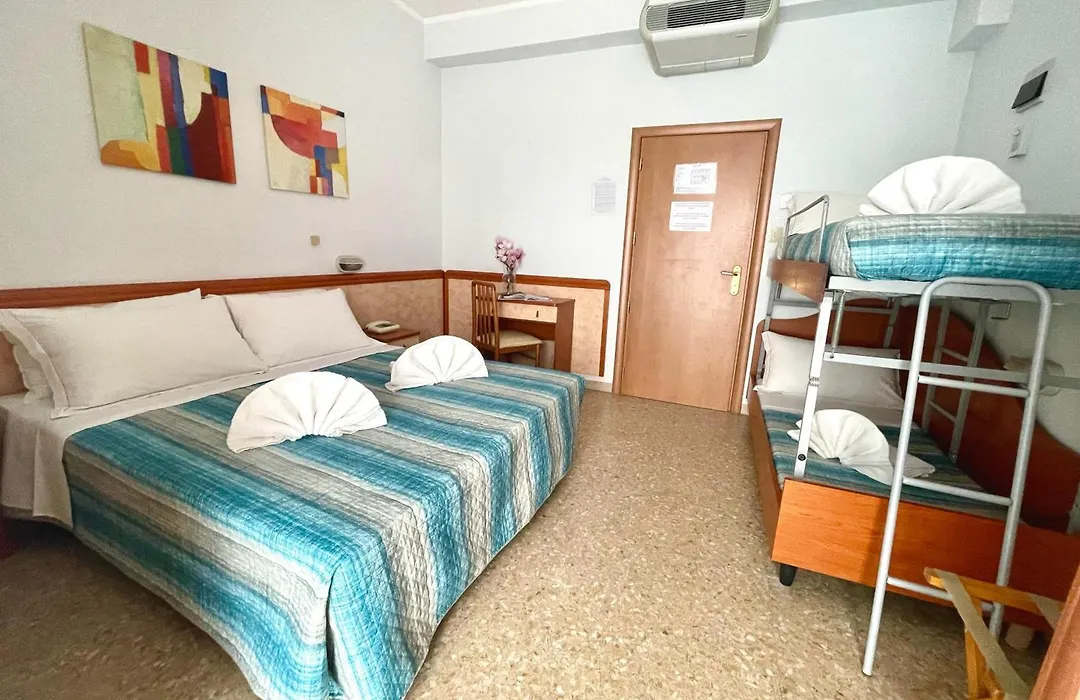 Hotel Crystal Con Piscina Estiva Privata-1
