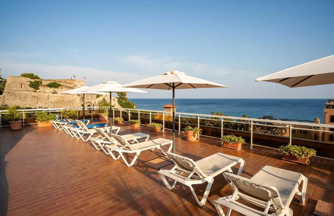 Hotel Careni Villa Italia-1