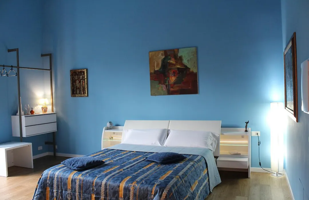 Falstaff Rooms & Suites-1