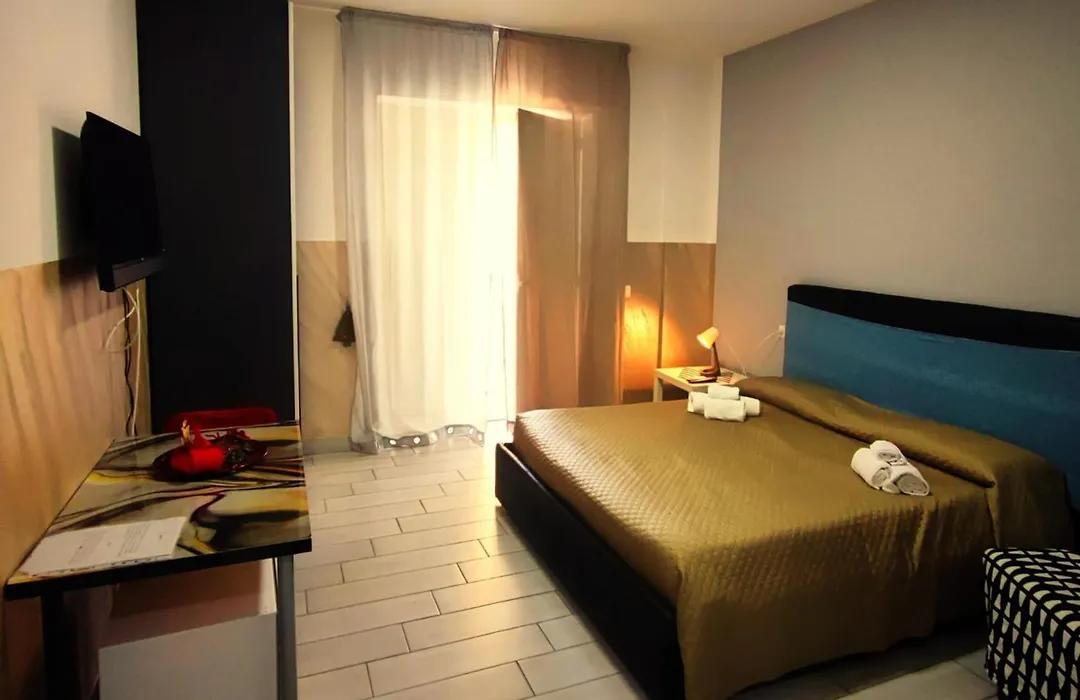 Neapolis Center-1
