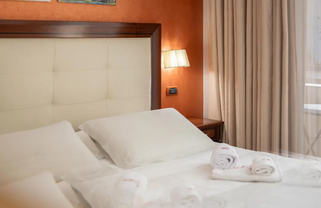 Hotel Flora-1