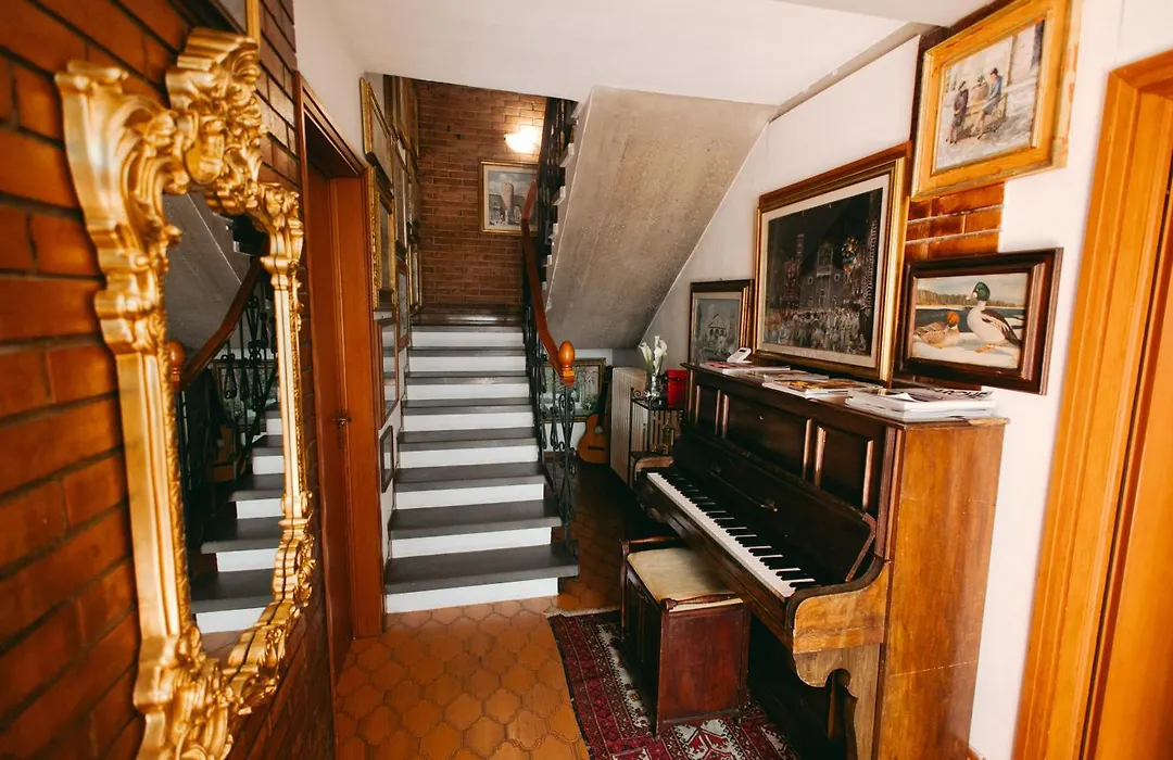 Enzo'S House-1
