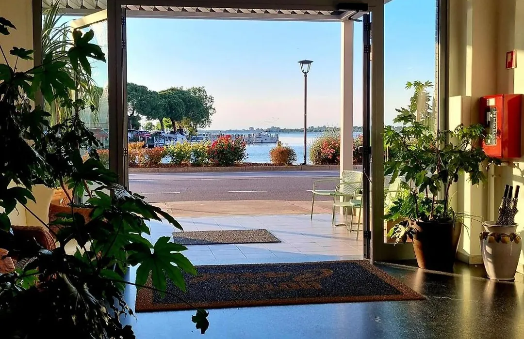 Hotel Carol-1