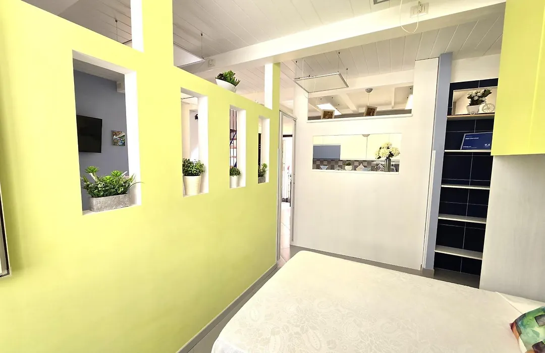 Starview Apartment - Comfy Apt By The Center-1