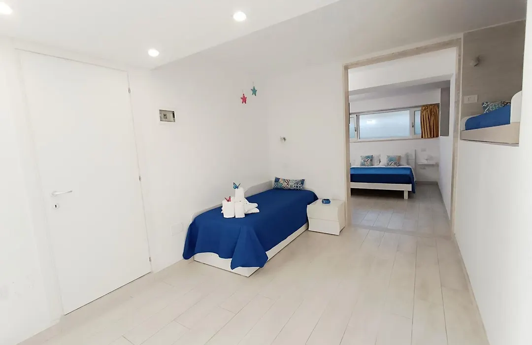 Joshua Rooms-1