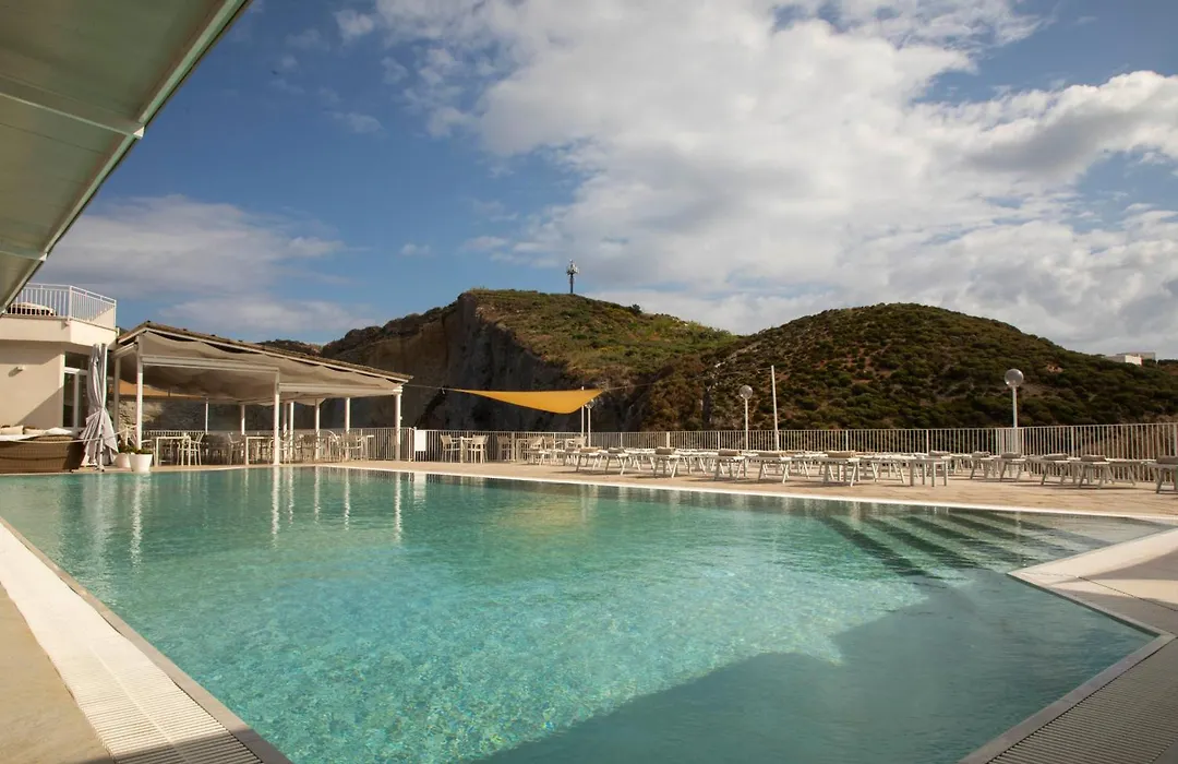 Hotel Chiaia Di Luna-1