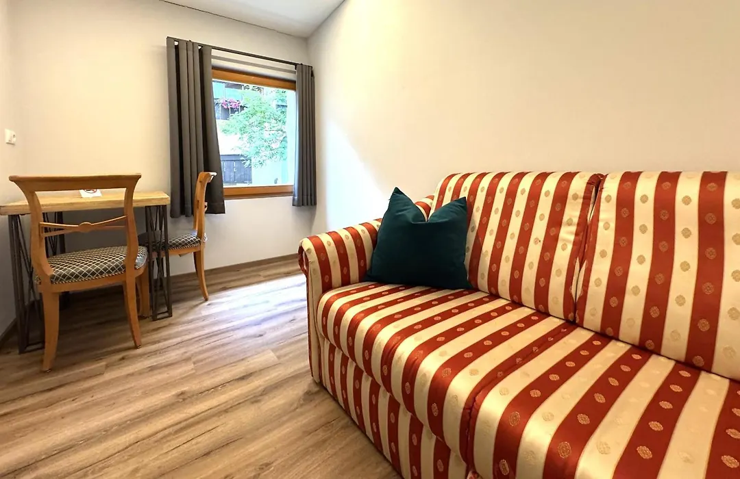 Glacier Rock Guesthouse Ex Pension Dangl-1