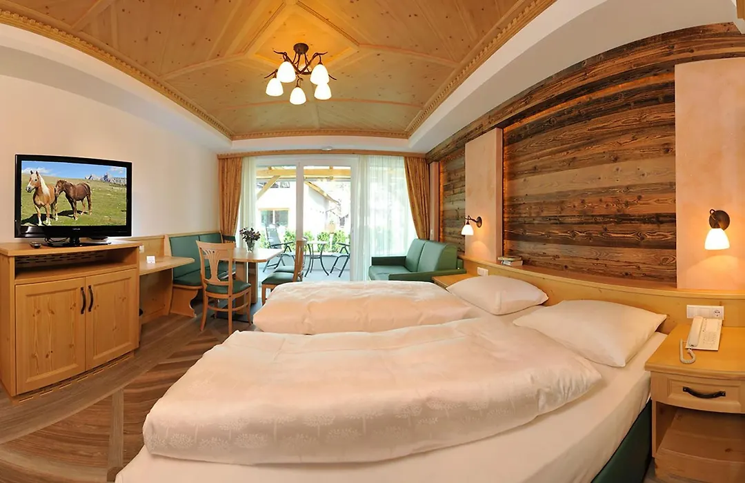 Hotel Sureghes-1