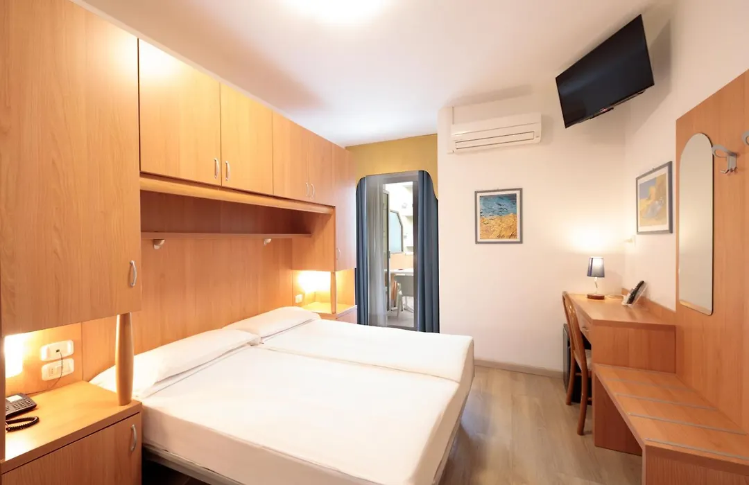 Hotel Garni Losanna-1