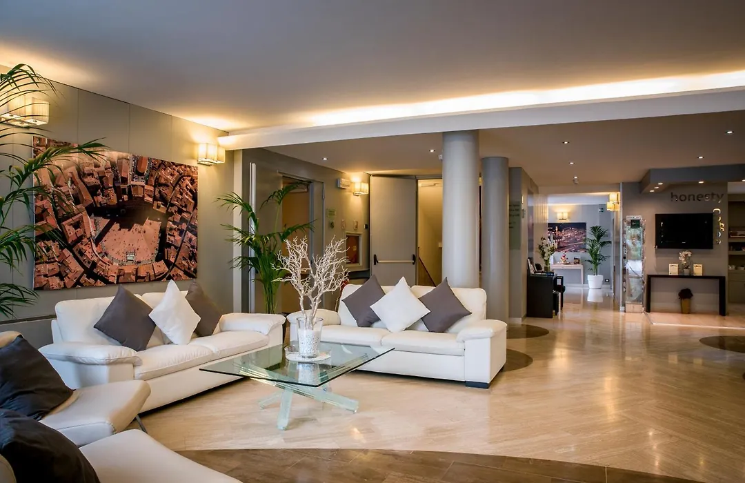 Hotel Executive-1
