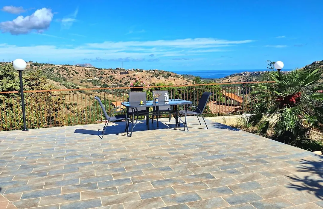 Granatelli Holiday Home-1