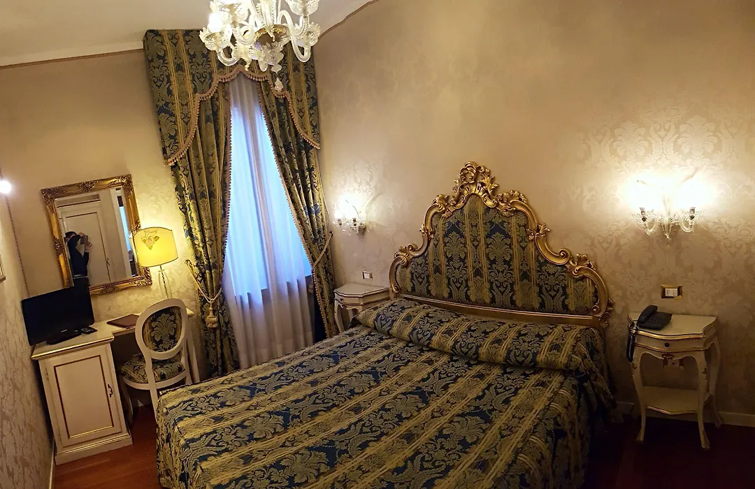 Casa Pisani Canal-1