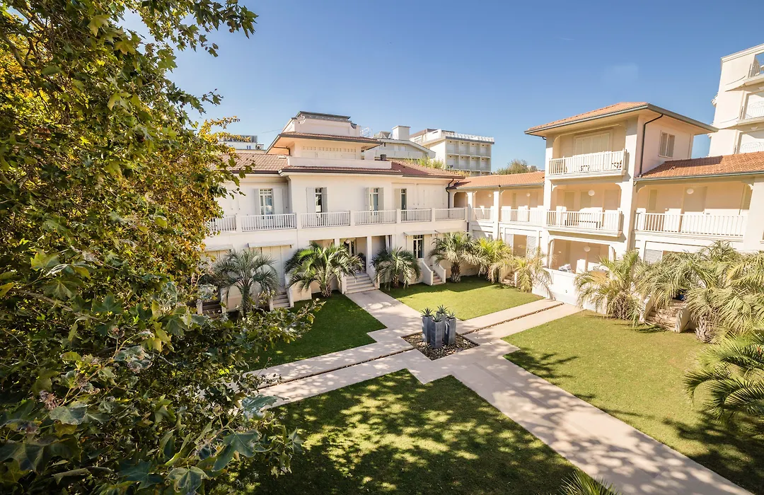 Hotel Carducci 76-1