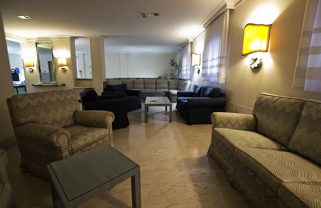 Hotel Diana-1