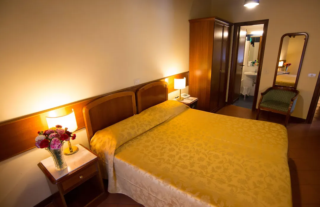 Hotel Teatro Di Pompeo-1