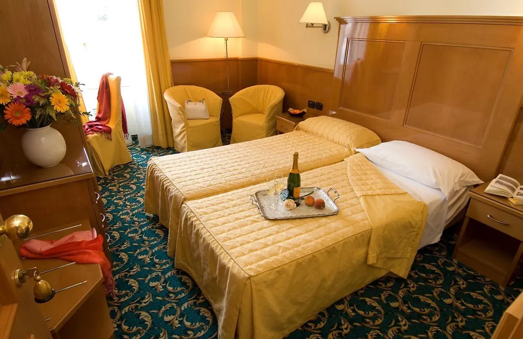 Hotel Cinque Giornate-1