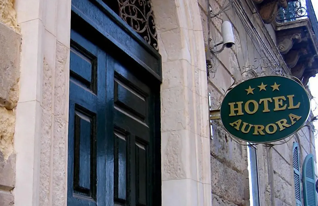 Hotel Aurora-1