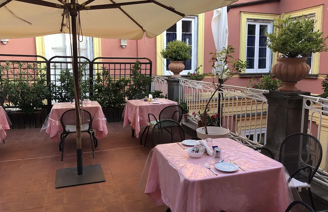 The Secret Garden Relais-1